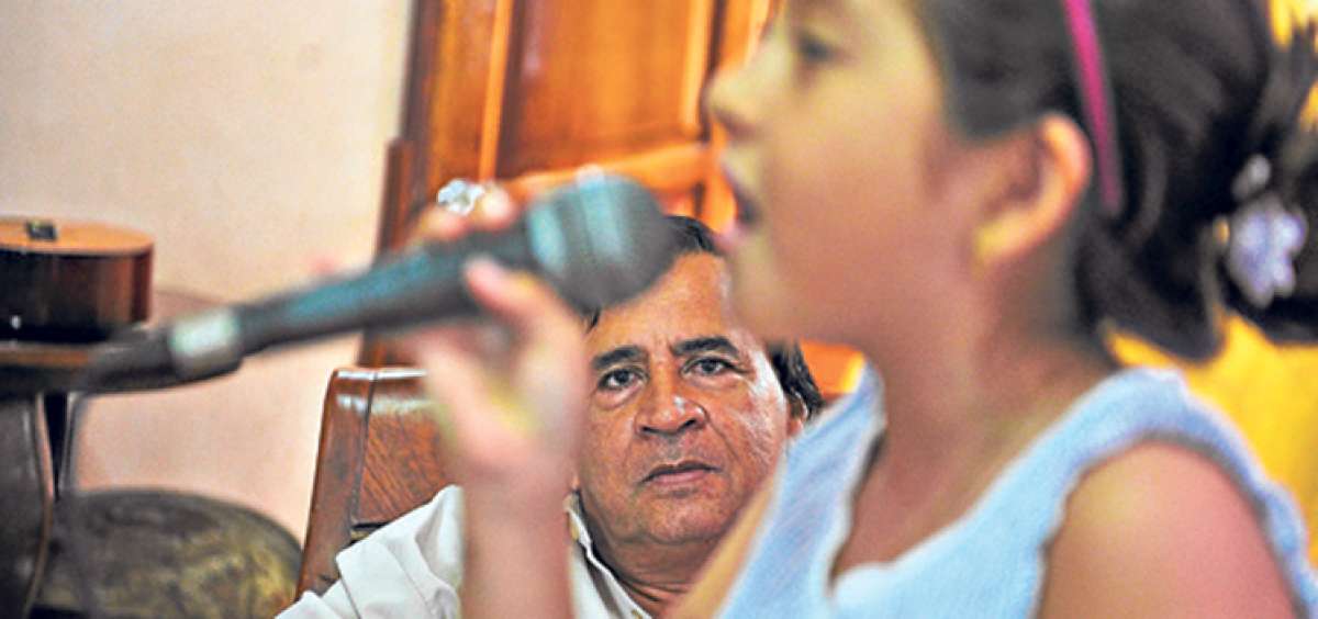 Para Tito Mac&iacute;as, la m&uacute;sica es una de las manifestaciones m&aacute;s sublimes del arte. Afirma que a trav&eacute;s de la pr&aacute;ctica de la m&uacute;sica se siente completo como persona. Foto: Rodolfo P&aacute;rraga / El Tel&eacute;grafo