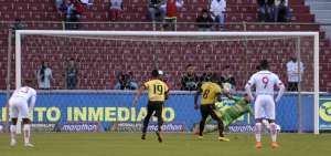 Liga (Q) rescata un empate ante Fuerza Amarilla