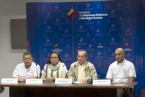 El Canciller Ricardo Pati&ntilde;o se reuni&oacute; con representantes de las v&iacute;ctimas de La Guarimba de Venezuela. Foto: John Guevara.