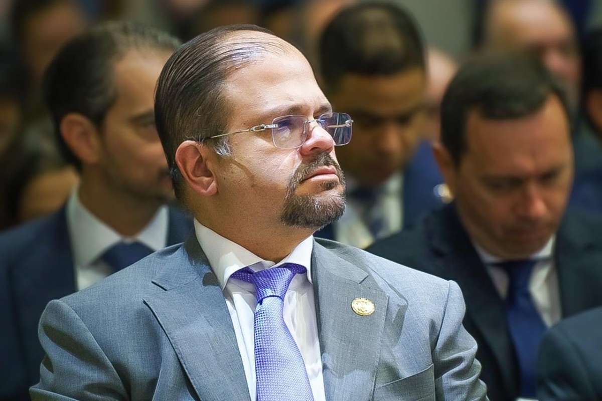 Ministro del Interior: se decomis&oacute; m&aacute;s de USD 1 mill&oacute;n y se desarticul&oacute; grupo de delincuencia organizada tras operativo