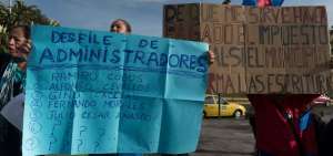 En junio de 2015 se registraron varios plantones ciudadanos en la administraci&oacute;n Quitumbe, por el cambio a cada momento de directivos. 