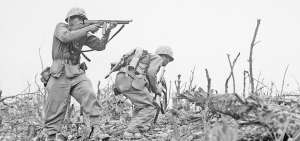 Tropas de EE. UU. se imponen y toman Okinawa