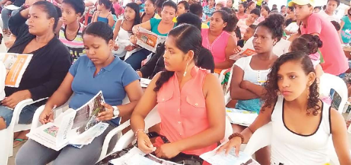 Los ejemplares llegaron a las manos de varias familias que vieron plasmadas sus historias en las p&aacute;ginas de este especial producido por EL TEL&Eacute;GRAFO.