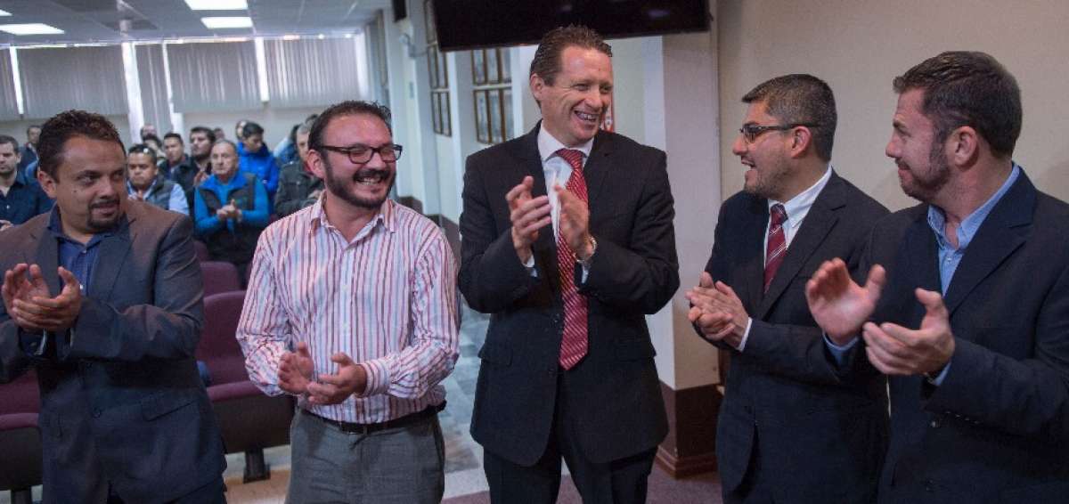 La nueva directiva &lsquo;azulgrana&rsquo; fue posesionada el 9 de este mes; Juan Manuel Aguirre (c) es el presidente. 