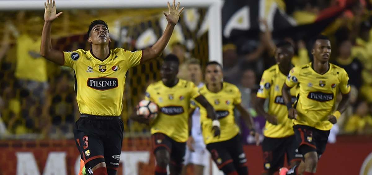 Barcelona inclin&oacute; la cancha a su favor, pero se encontr&oacute; con 3 'paredes' brasile&ntilde;as