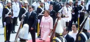 La presidenta de la Asamblea, Elizabeth  Cabezas, lleg&oacute; cerca de las 10:30 al edificio de la Asamblea Nacional. Ella tambi&eacute;n intervino en la ceremonia oficial.