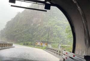Fuertes lluvias se registraron en el sector del túnel Chisinche.