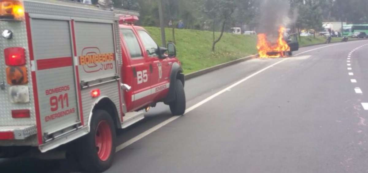 El veh&iacute;culo se incendi&oacute; a la altura del sector Monte Olivo.