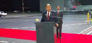 El Mandatario de Costa Rica, Luis Guillermo Sol&iacute;s, arrib&oacute; a Tababela a las 21:12.