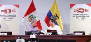 El presidente de Ecuador, Len&iacute;n Moreno, y de Per&uacute;, Mart&iacute;n Vizcarra, durante las firmas de acuerdos interinstitucionales en el gabinete ministerial.