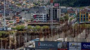 As&iacute; se encuentra el proyecto  IESS-EJIDO, ubicado en el centro de Quito, paralizado hace 2 a&ntilde;os. Foto: Fernando Sandoval / El Tel&eacute;grafo