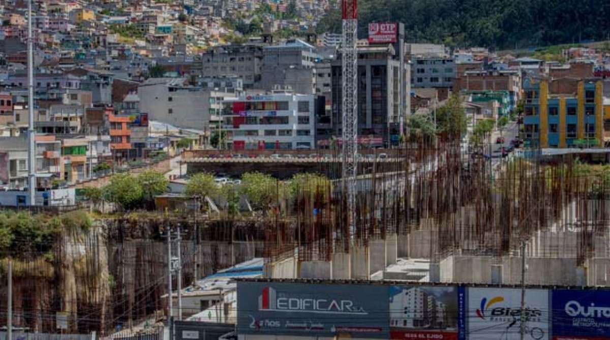 As&iacute; se encuentra el proyecto  IESS-EJIDO, ubicado en el centro de Quito, paralizado hace 2 a&ntilde;os. Foto: Fernando Sandoval / El Tel&eacute;grafo