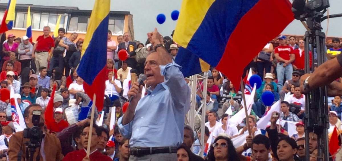 Paco Moncayo es proclamado candidato presidencial en la Plaza Belmonte