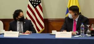 Encuentro entre las autoridades de Ecuador y Estados Unidos.