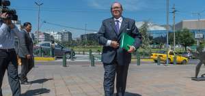 En un escrito de cinco p&aacute;ginas, Eduardo Franco Loor, abogado del Vicepresidente de la Rep&uacute;blica, pidi&oacute; al juez que suspendiera la diligencia dispuesta.