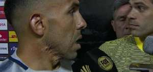 Carlos T&eacute;vez dice que los est&aacute;n "obligando a jugar"
