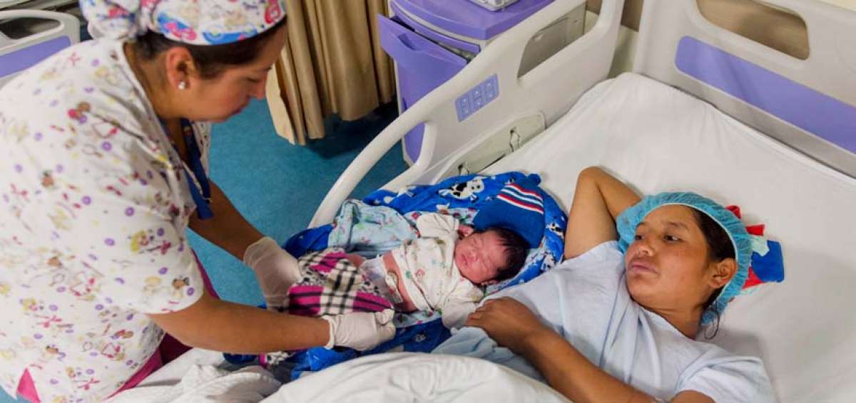 La cobertura de maternidad debe incluir atenci&oacute;n en caso de embarazo m&uacute;ltiple y enfermedades del neonato.