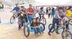 Las rutas urbanas de ciclismo recorren el Cementerio Patrimonial de Guayaquil