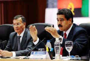 El mandatario venezolano insisti&oacute; en que "es el momento de que la OPEP convoque a una cumbre de jefes de Estado de pa&iacute;ses socios" del organismo. Foto: AFP