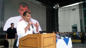 Correa: "La lucha contra la corrupci&oacute;n debe ser la lucha de todo un pueblo, sino no la podremos vencer"