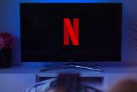 Netflix prueba a cobrar tarifas adicionales por iniciar sesión fuera del hogar conectado a un televisor