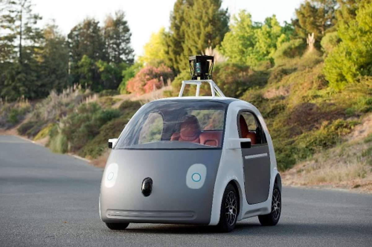 El coche no tiene volante, pedal acelerador, ni pedal de freno. Foto: AFP