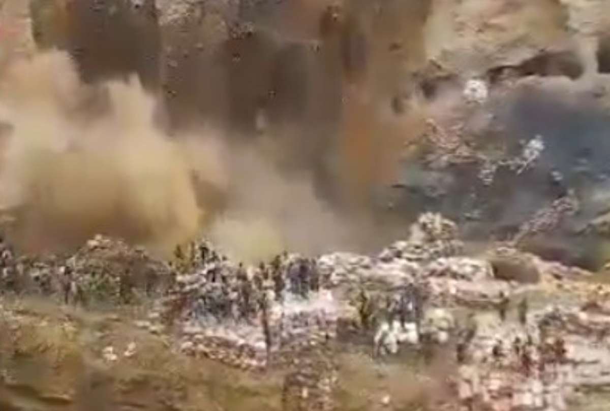 Al menos 32 personas murieron tras deslizamiento de tierra