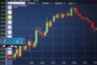 El martes se registró una baja en el riesgo país: 995 puntos. 