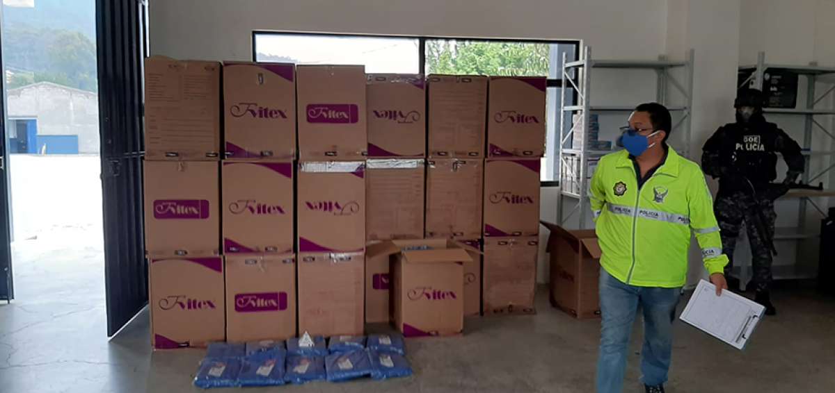 La Empresa P&uacute;blica Metropolitana de Agua Potable y Saneamiento de Quito fue allanada por la Fiscal&iacute;a, para recabar indicios de presunto peculado.