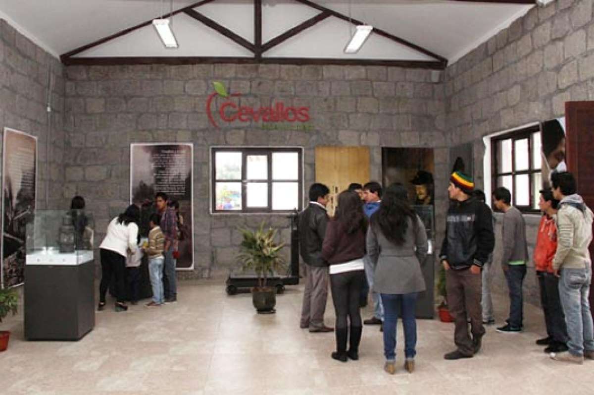 Estaci&oacute;n de tren se llena los viernes