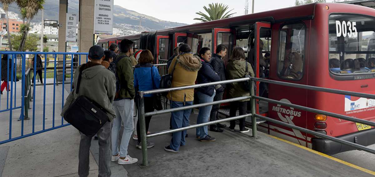 La Ecov&iacute;a y el Troleb&uacute;s funcionaron pese al paro en Quito. Las rutas fueron modificadas temporalmente.