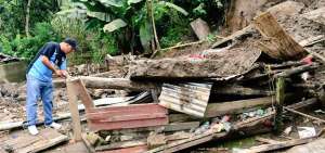 La casa en la que se encontraban Ana Mendoza y su nieta Denise fue aplastada por un alud en la ciudad de Santo Domingo, el &uacute;ltimo domingo.