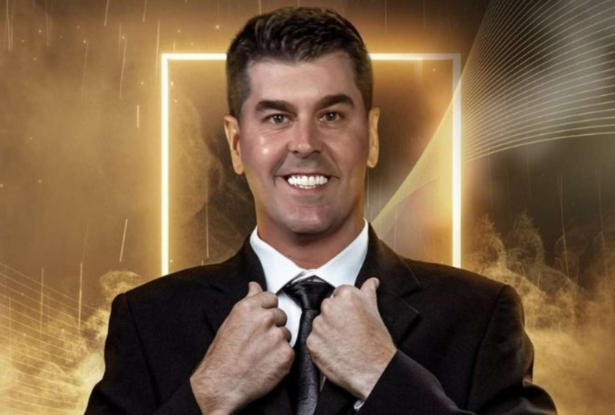 Tras la última derrota y en medio de intensas críticas de la hinchada, el presidente Antonio Álvarez decide mantener a Ismael Rescalvo al frente de Barcelona SC. 