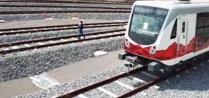 Lista m&aacute;s de la mitad del montaje de la v&iacute;a del Metro de Quito