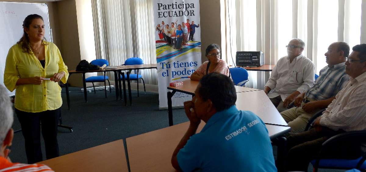 Los representantes de los barrios fueron capacitados sobre el levantamiento de datos de las necesidades de sus sectores.