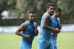 Jugadores de Emelec entrenaron ayer en el Complejo los Samanes. Foto: Miguel Castro / El Tel&eacute;grafo.
