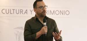 El nuevo ministro durante su presentaci&oacute;n ante el personal del Ministerio de Cultura.