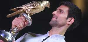 Djokovic gana la final de Doha y termina con la racha de Murray