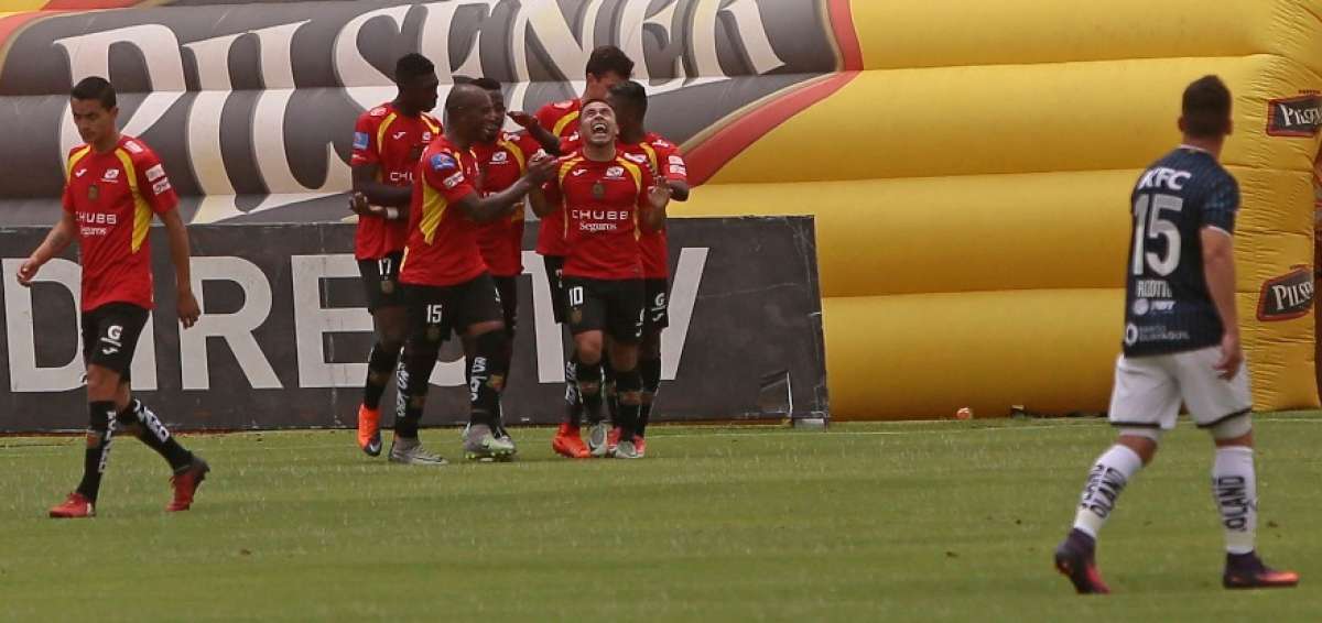 D. Cuenca se roba la punta al ganarle a IDV