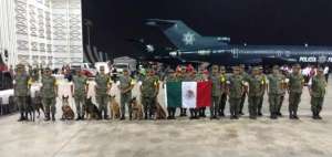 120 especialistas enviados por el Gobierno de M&eacute;xico arribaron a Ecuador para apoyar en las labores de rescate.