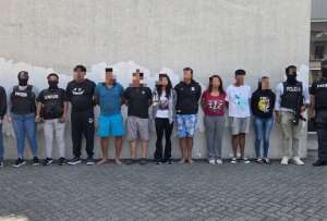 La Policía Nacional ejecutó 20 allanamientos en Guayaquil y capturó a 14 personas presuntamente vinculadas con secuestros y extorsiones.