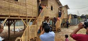 Los damnificados del incendio se mostraron agradecidos por la entrega de sus nuevas viviendas, las cuales ya se encuentran debidamente legalizadas.