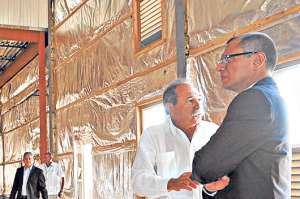 En la gr&aacute;fica se observa al vicepresidente Jorge Glas (der.) tras su visita en Cuba.