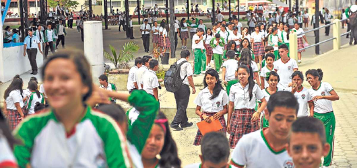 Las instalaciones del colegio Juan Montalvo est&aacute;n ubicadas dentro del complejo universitario. La entidad entr&oacute; en proceso para ser parte del plan de bachillerato internacional. Foto: Rodolfo p&aacute;rraga / El Tel&eacute;grafo
