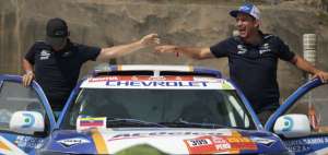 Ecuatorianos Puga y Guayasam&iacute;n avanzan con &eacute;xito en el Dakar