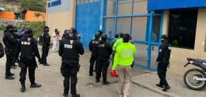Los detenidos son investigados por presuntamente cometer un delito de fraude procesal. 