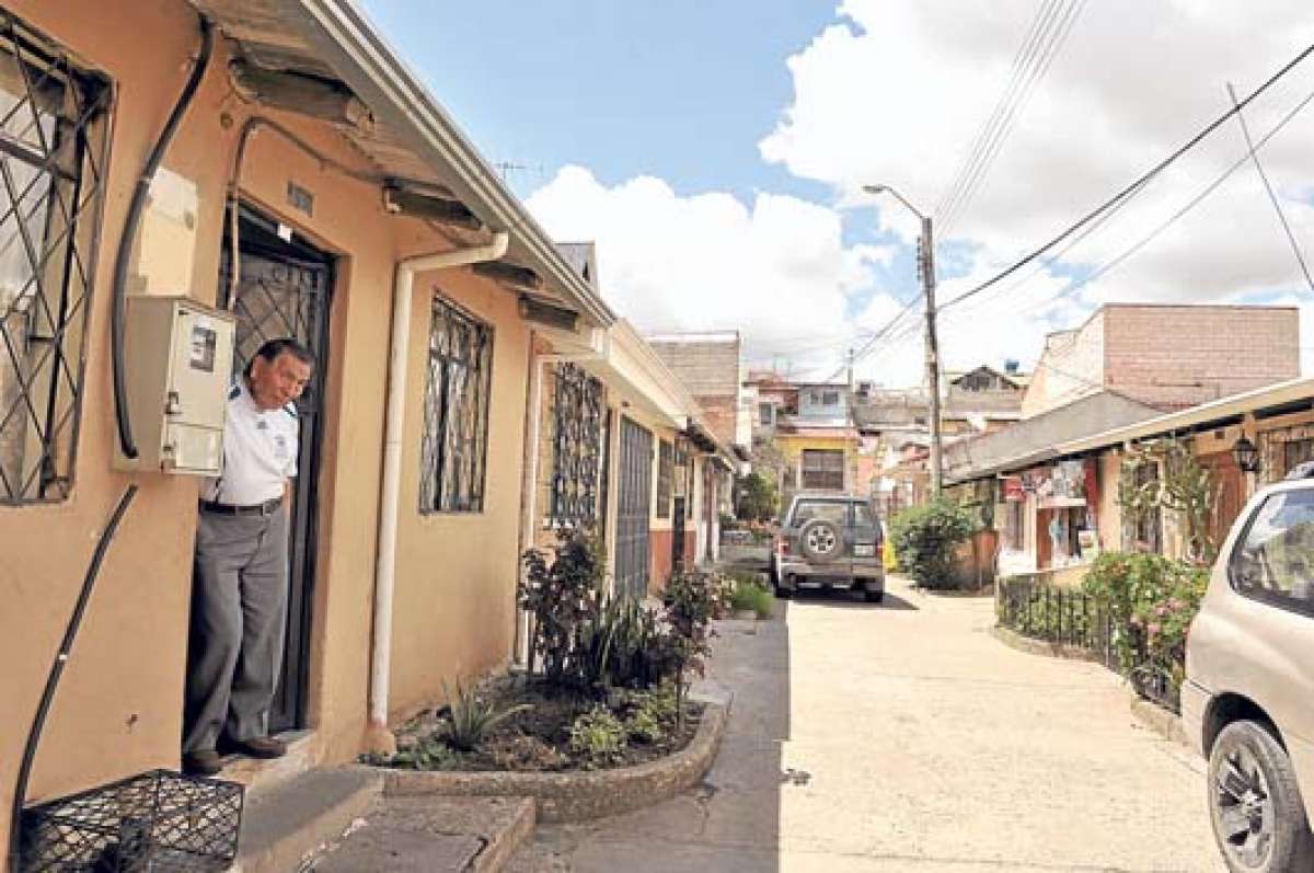 La ciudadela Cat&oacute;lica est&aacute; ubicada al noroeste de Cuenca. Sus primeros habitantes comenzaron a llegar en 1969 y paulatinamente se fue poblando. Foto: Jos&eacute; Luis Llivisaca/ El Tel&eacute;grafo.