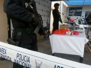 Las operaciones se ejecutaron en diferentes localidades de la capital y en el Aeropuerto de Tababela. Foto: Gabriela Castillo / EL TEL&Eacute;GRAFO
