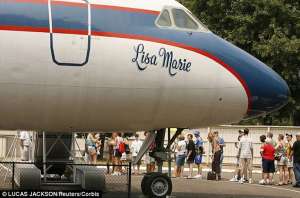 Elvis Presley dej&oacute; dos aviones, ahora est&aacute;n en venta