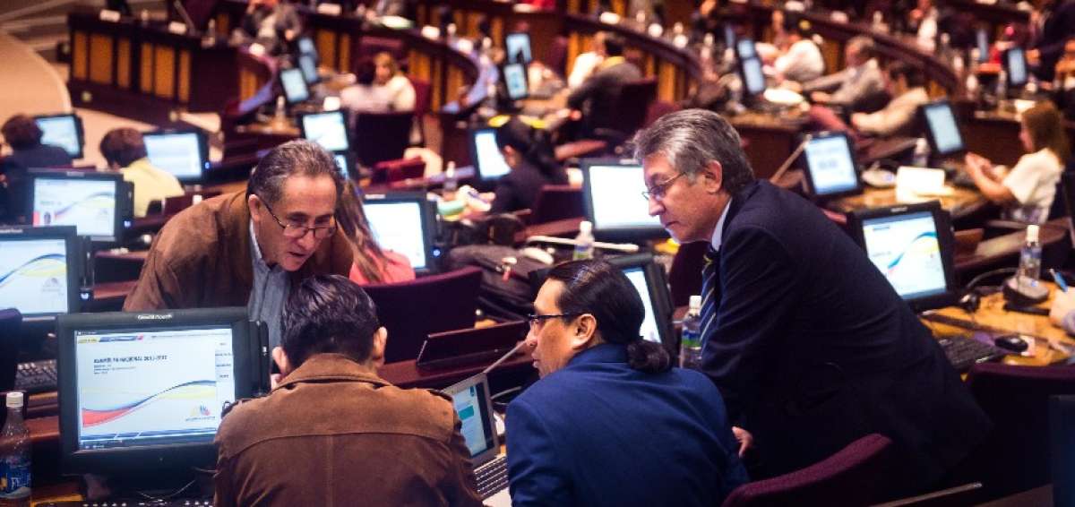 De los 117 legisladores presentes en la sesi&oacute;n, 108 votaron a favor.